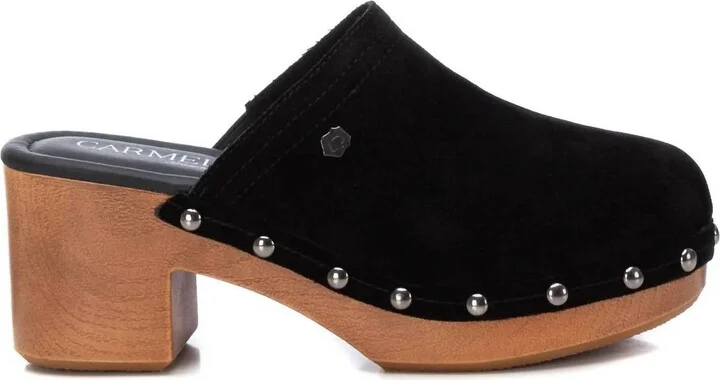 Women's Leather Clogs In Black