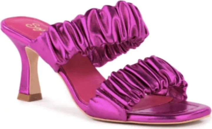 Women's Leeward Metallic Sandal In Fuchsia Metallic