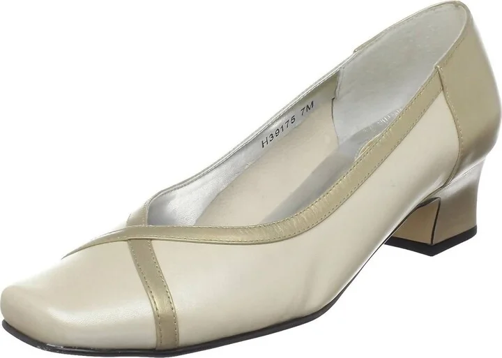 Women's Leigh Dress Shoes In Bone Pearl