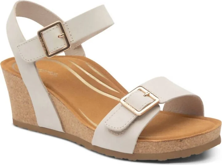 Women's Lexa Wedge Sandals In Ivory