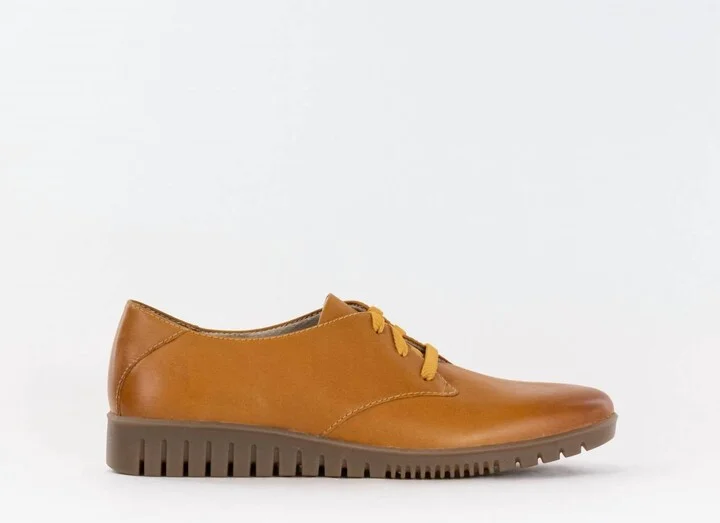 Women's Libbie Oxford Shoes In Mustard