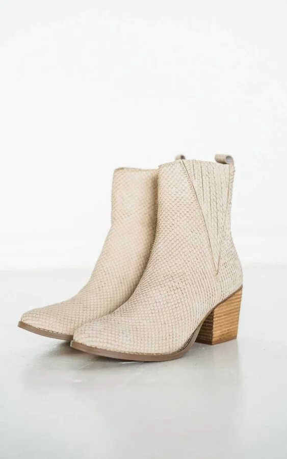 Women's Lizard Bootie In Cream