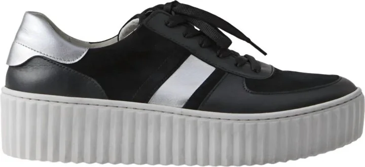 Women's Low-Top Sneaker In Black/silver