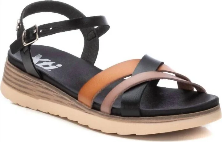 Women's Low Wedge Strappy Sandals In Black