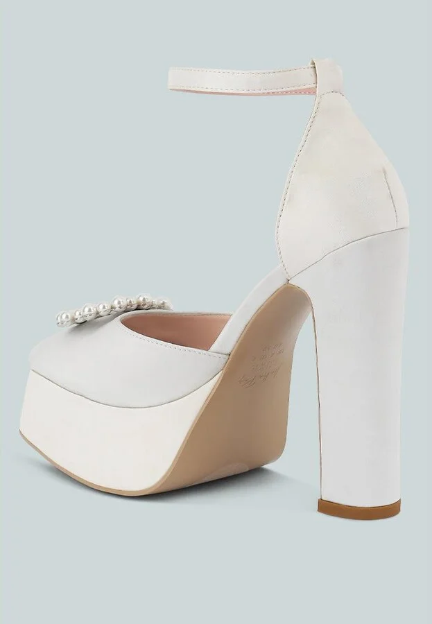 Womens Maeissa Pearls Brooch Detail Platform Block Heel Sandals - Image 4