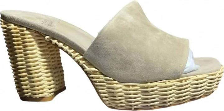 Women's Magda Wicker Suede Shoes In Taupe