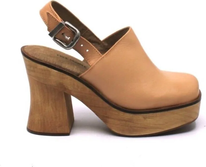 Women's Mallory Clog In Natural