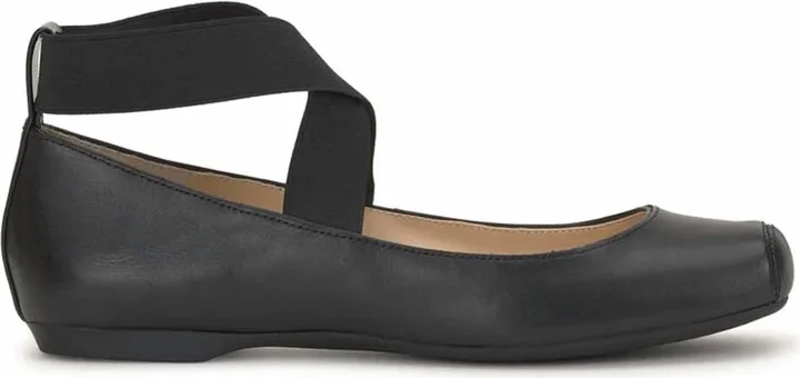 Women's Mandalaye Flat Shoes - Medium In Black