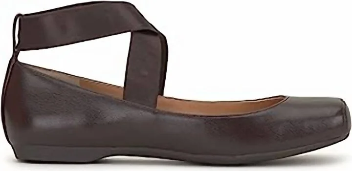 Women's Mandalaye Flat Shoes - Medium In Ganache