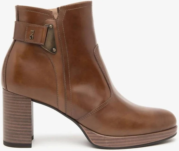 Women's Manolete Ankle Boot In Cuoio