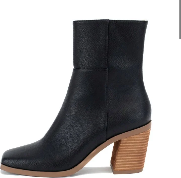 Women's Maora Heeled Boot In Black