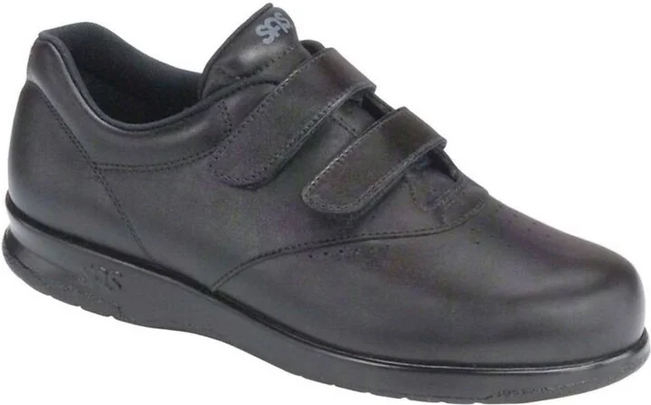 Women's Me Too Walking Shoe In Black