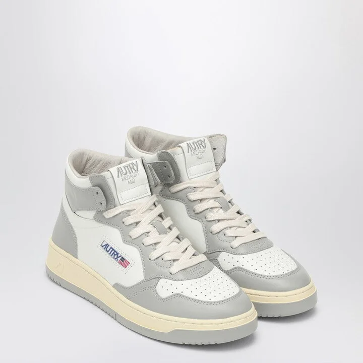 Women's Medalist Mid Sneakers In / Leather