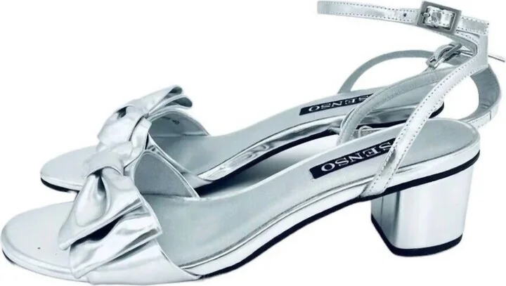Women's Metallic Bow Patent Leather Heels In Silver