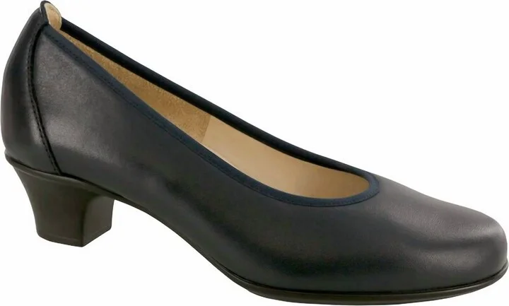 Women's Milano Pump In Black