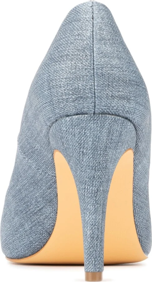Women's Mona Pump - Wide Width - Image 11