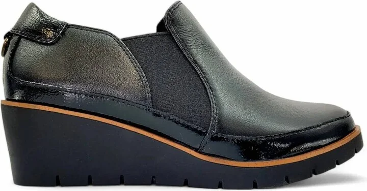 Women's Mykonos Loafer In Black
