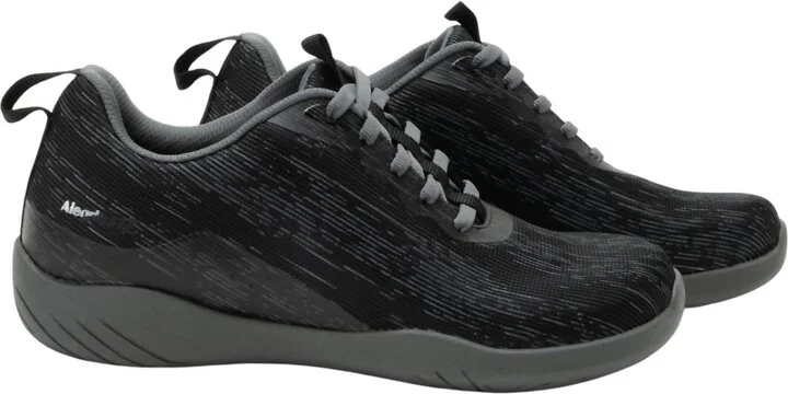 Women's N8Ture Sneakers In Black