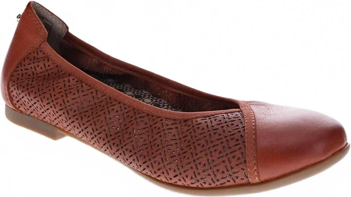 Women's Nairobi Ballet Shoes In Cognac Lazer