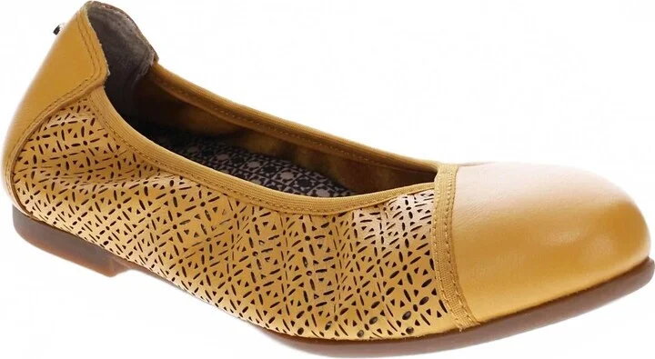 Women's Nairobi Ballet Shoes In Mustard Lazer