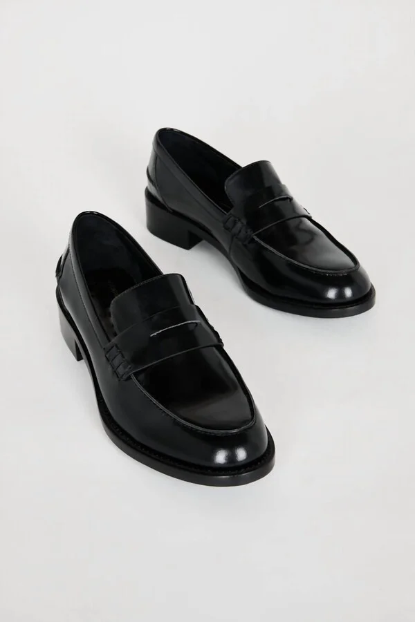 Women's Neighbor Loafer In Black