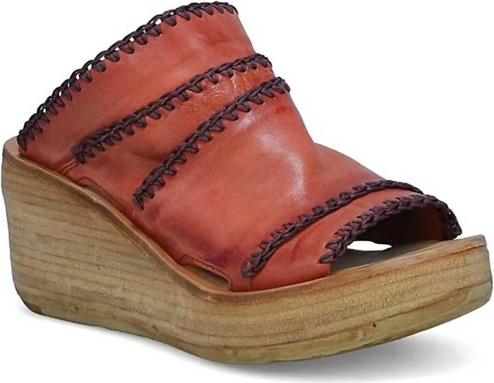 Women's Nelson Wedge Sandals In Mars