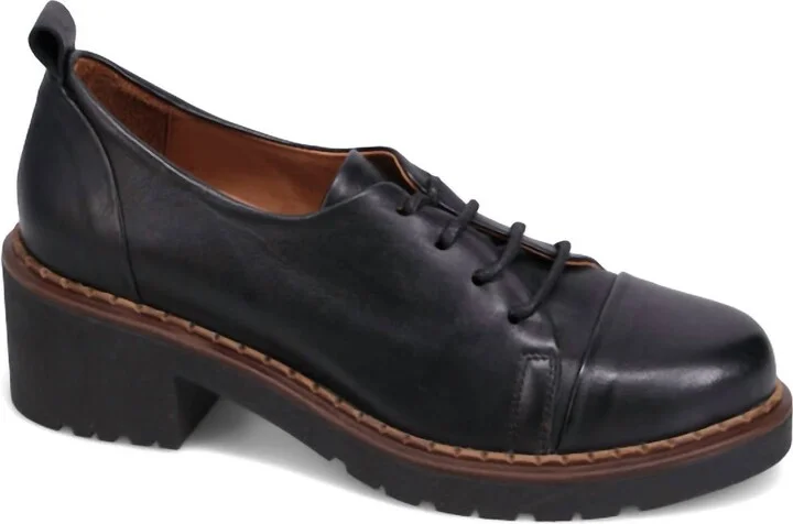 Women's Nicole Loafer In Black