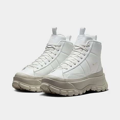 Women's Nike Blazer Roam Mid Winterized Shoes - Image 3