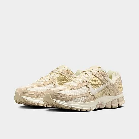 Women's Nike Zoom Vomero 5 Suede Casual Shoes - Image 3