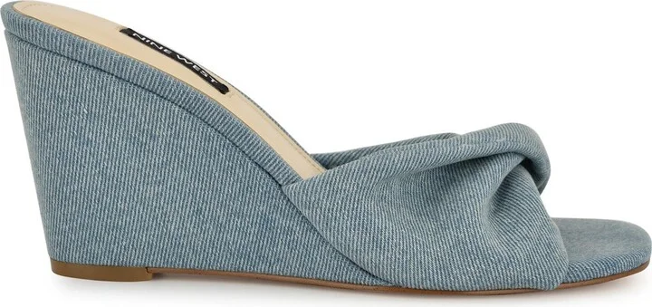 Women's Nikhil7 M