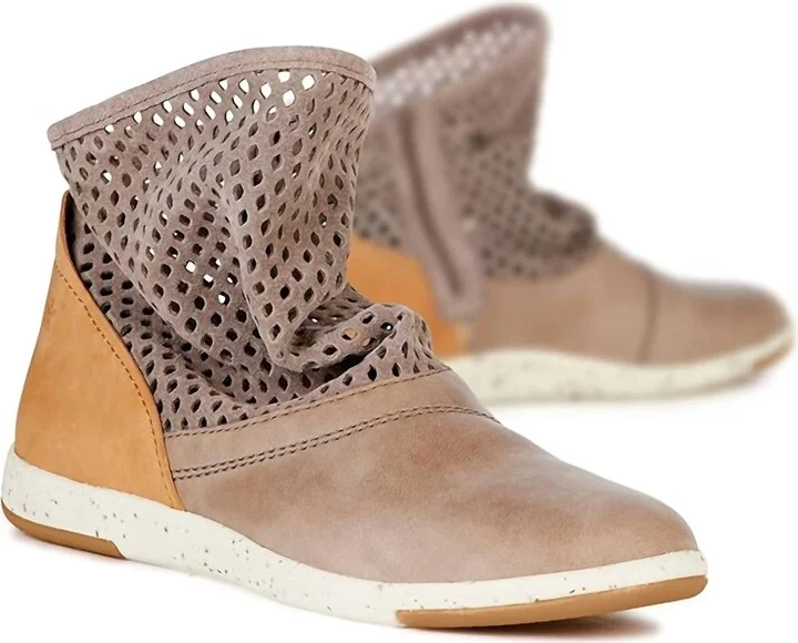 Women's Numeralla Ankle Boots In Sand