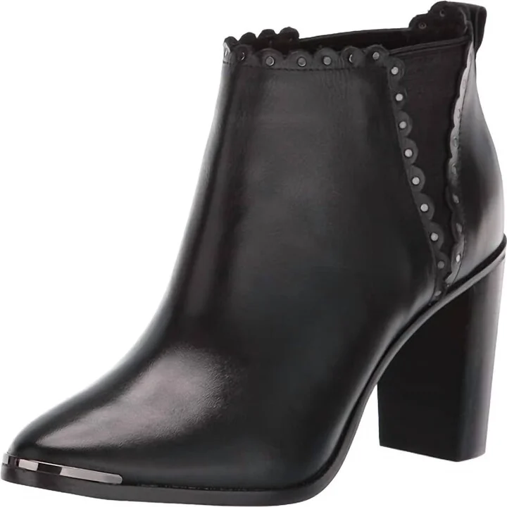 Women's Nurelyl Heeled Bootie In Black