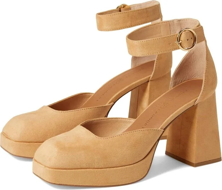 Women's Oaklen Heels In Nude Fine Suede