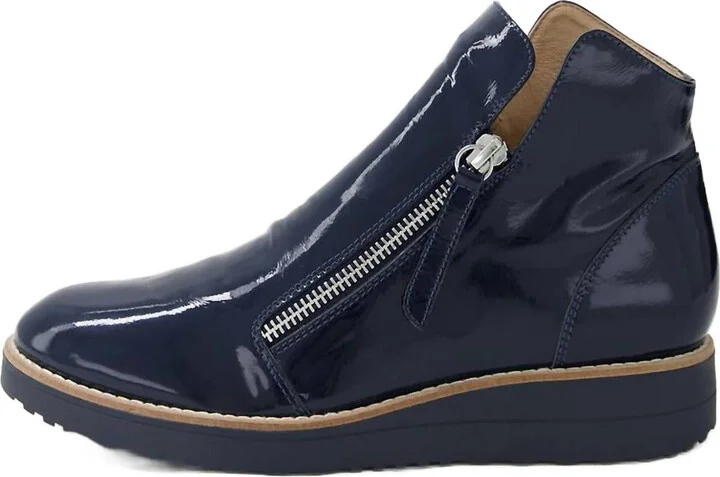 Women's Ohmy Leather Ankle Boots In Navy/navy Sole