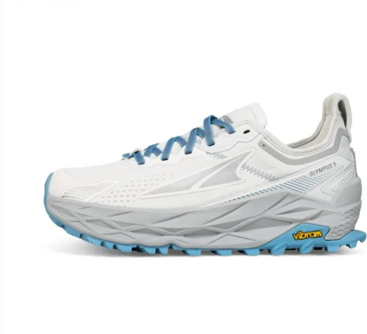 Women's Olympus 5 Trail Shoes In White/blue