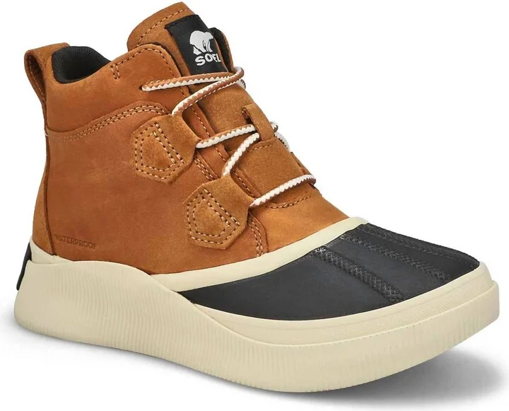 Women's Out N About Iv Classic Boots In Taffy / Black