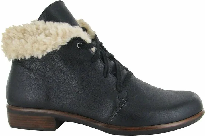 Women's Pali Lace Up Boot In Black