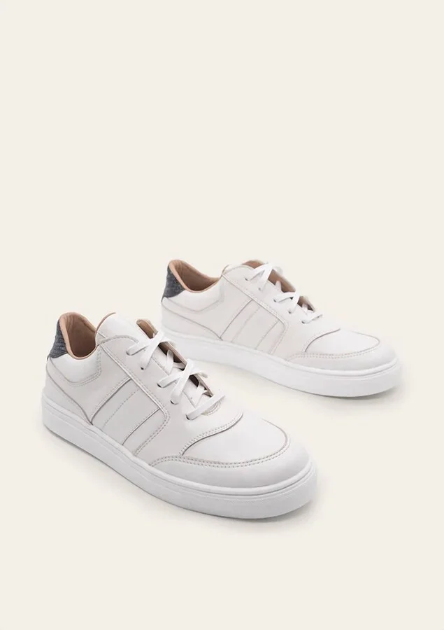 Women's Paragon Sneaker In White/black