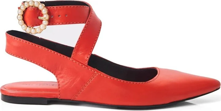 Women's Parisa Point Flat In Red