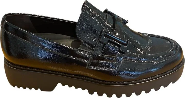 Women's Patent Leather Loafer In Black Patent