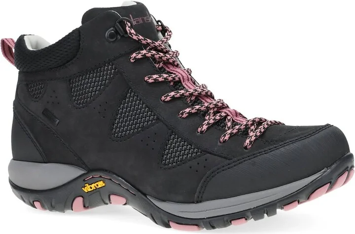 Women's Perrin Hiking Boots In Black Milled