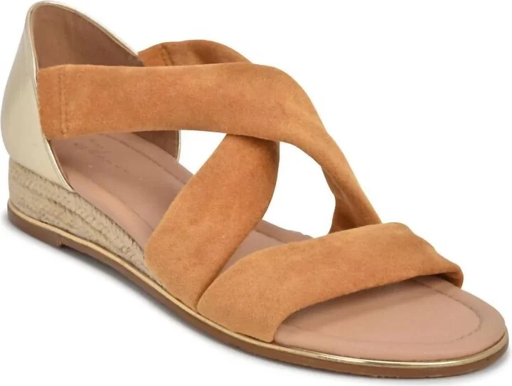 Women's Pia Slide On Sandal In Soft Chestnut