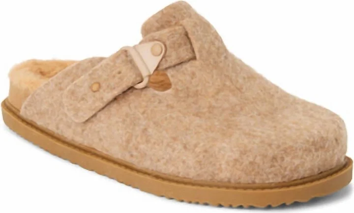 Women's Portland Slip Ons In Natural
