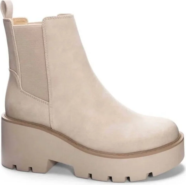 Women's Pull On Chunky Heeled Bootie In Taupe