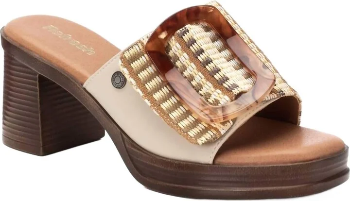 Women's Refresh Step In Sandals In Beige