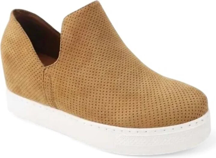 Women's Rise-05 Sneaker In Tan