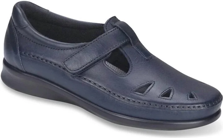 Women's Roamer Slip On Loafer - Narrow In Navy