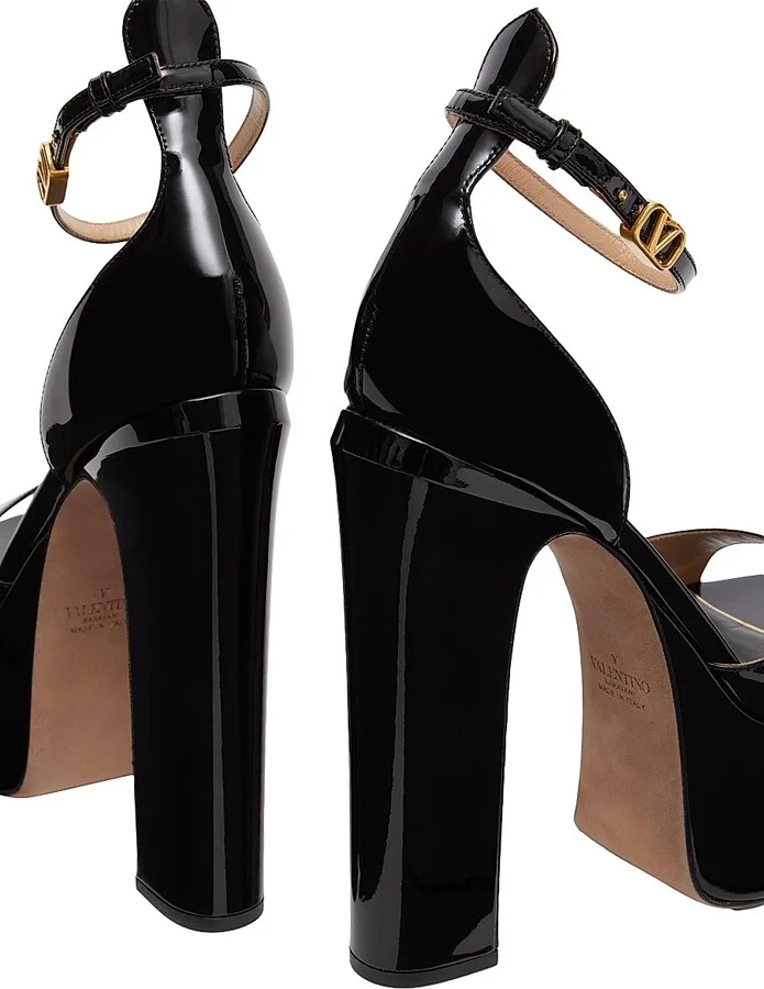 Women's Rockstud Grainy Leather 100MM Ankle Strap Pump - Black - Size 6 - Image 5