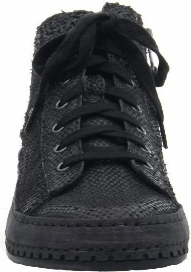 Women's Roundtrip Sneakers In Black