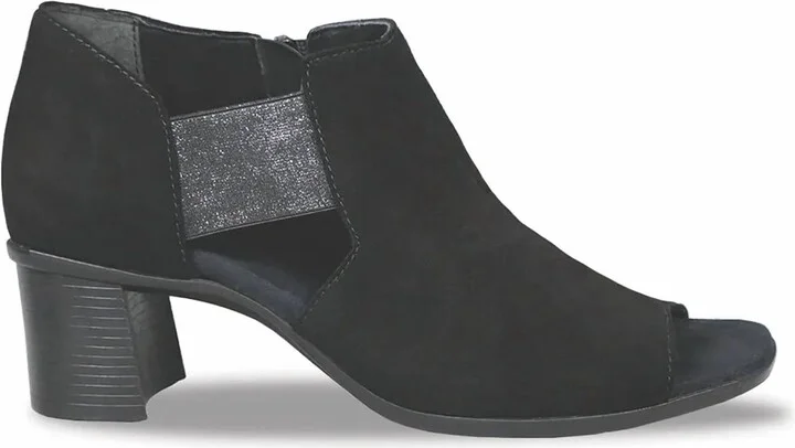 Women's Sable Sandals In Black Suede